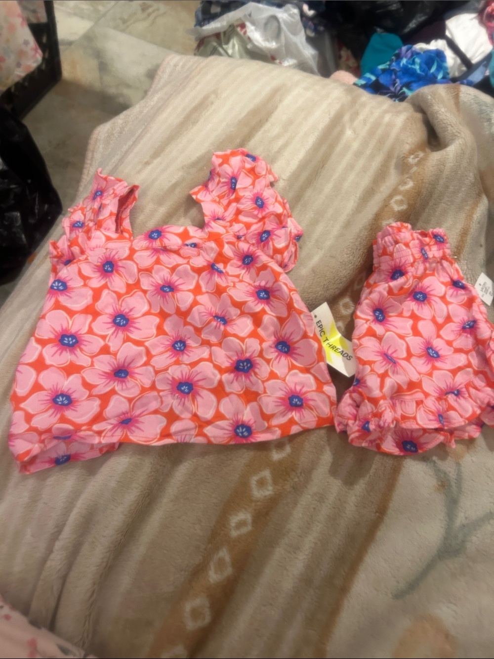 NWT Sz 2t pink floral shortset